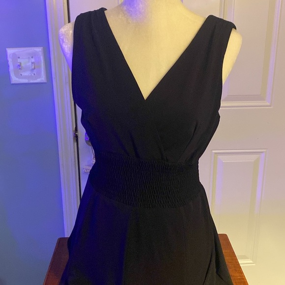 Rabbit Rabbit Rabbit 🐇 Black Ruched V-Neck Midi Dress - Picture 10 of 10